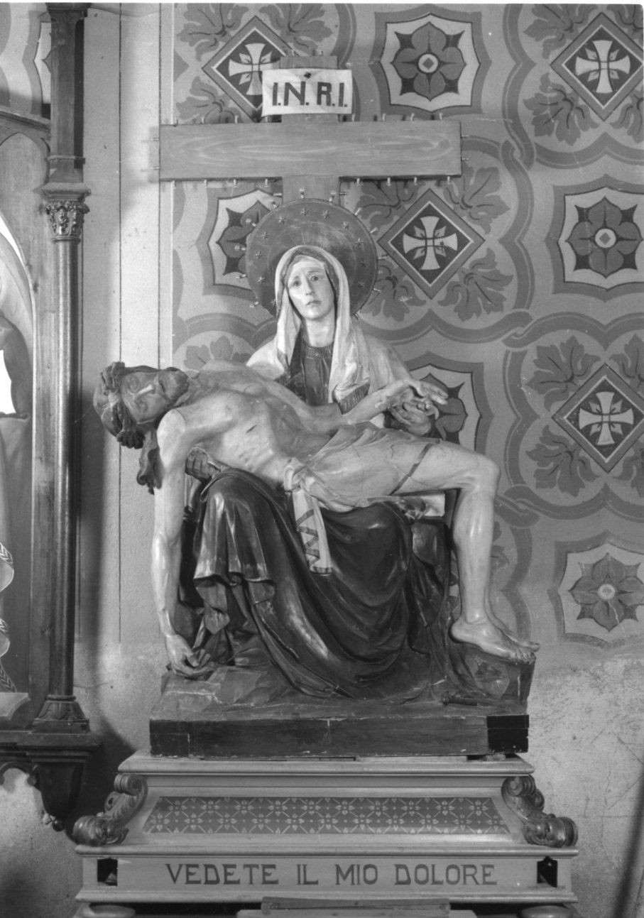 Pietà (statua, opera isolata) - produzione milanese (primo quarto sec. XX)