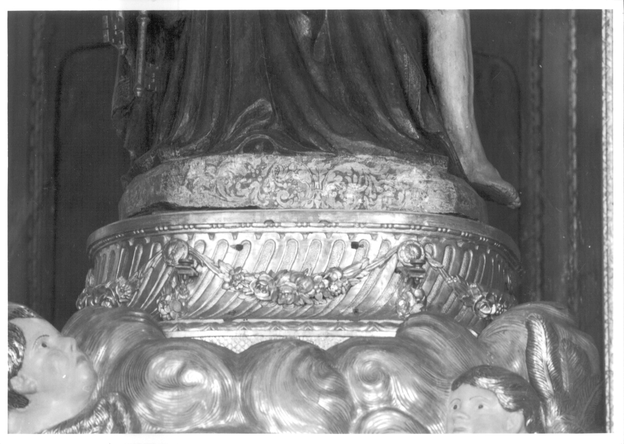 motivo decorativo floreale (piedistallo di statua, opera isolata) di Beretti Luca - ambito pavese (ultimo quarto sec. XVIII)