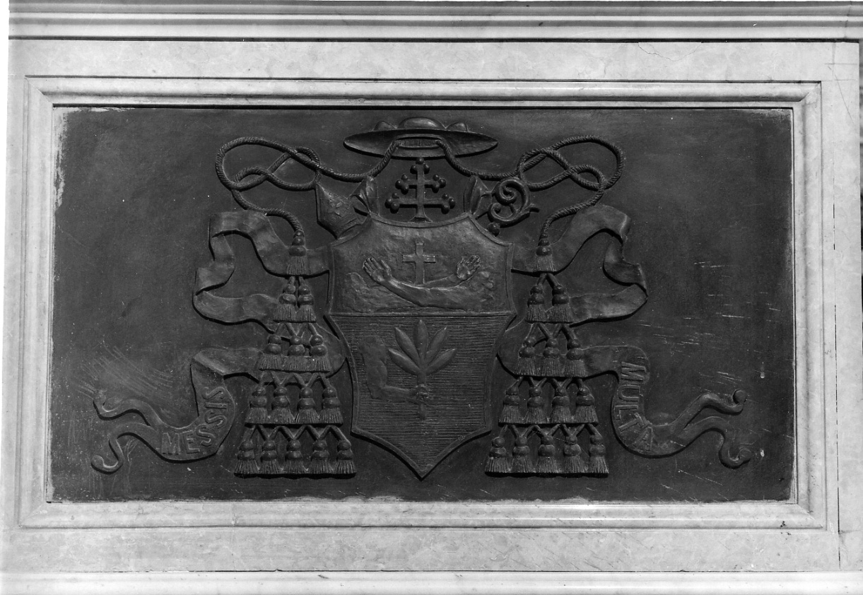 stemma cardinalizio (rilievo, opera isolata) di Aureli Cesare (inizio sec. XX)