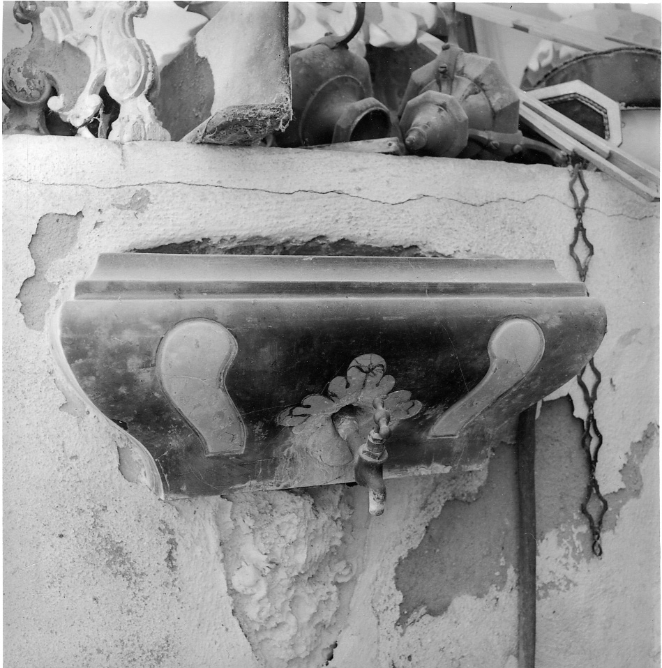 lavabo da sacrestia, opera isolata - ambito piemontese (seconda metà sec. XVIII)