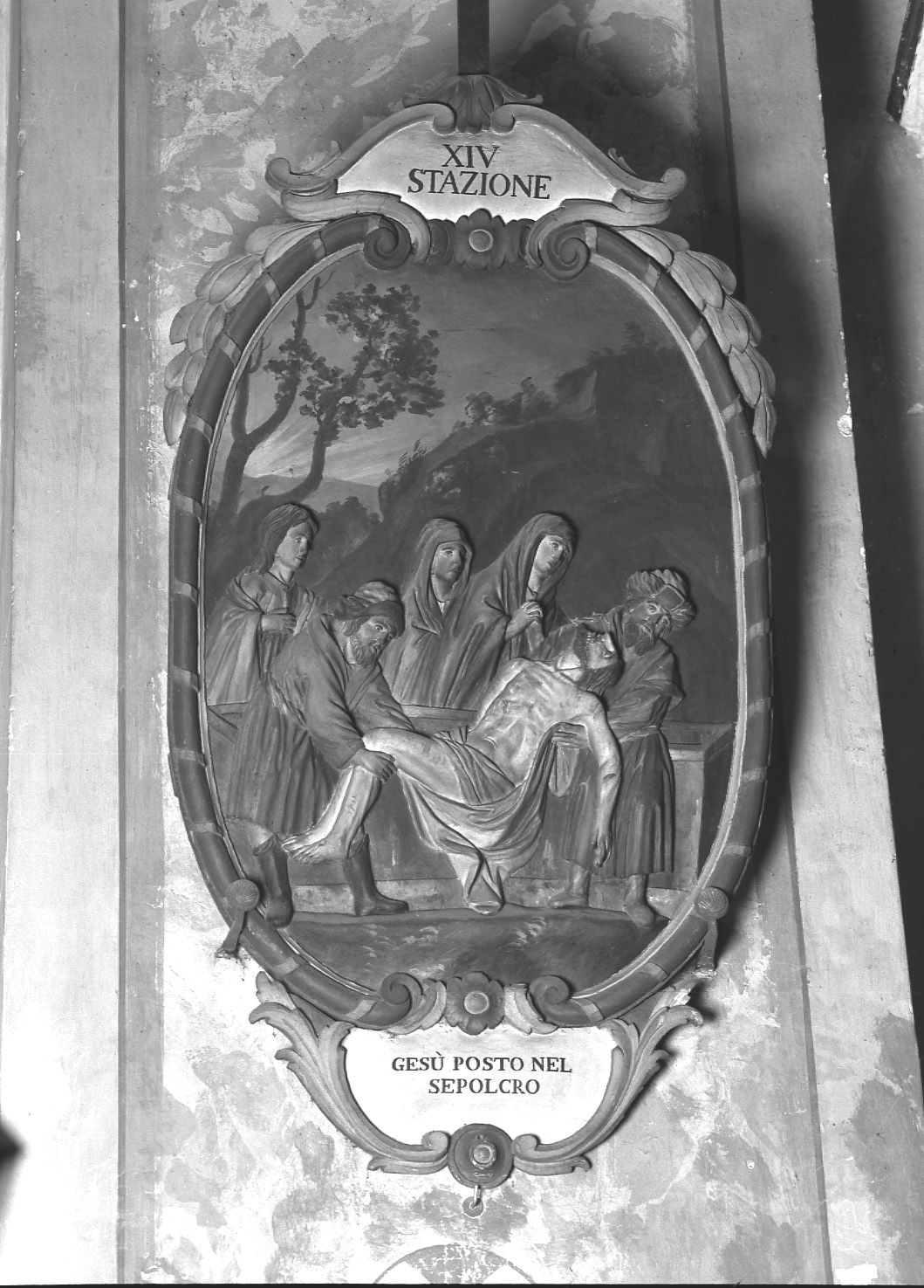 Gesù deposto nel sepolcro, stazione XIV: Gesù deposto nel sepolcro (rilievo, elemento d'insieme) - ambito ligure (ultimo quarto sec. XVIII)