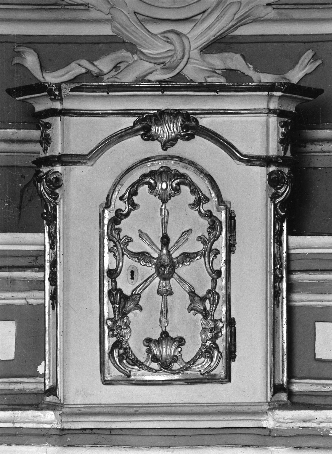 colomba dello Spirito Santo (tabernacolo, elemento d'insieme) - bottega astigiana (secc. XVIII/ XIX)
