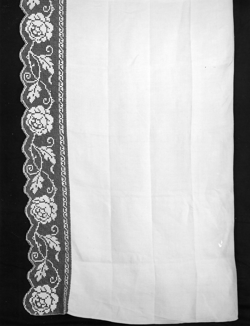 tovaglia d'altare, opera isolata - manifattura astigiana (sec. XX)