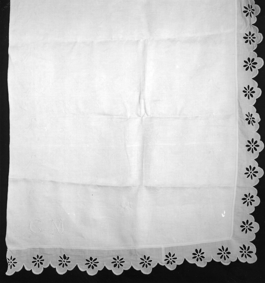 motivi decorativi vegetali e simboli eucaristici (tovaglia d'altare, opera isolata) - manifattura astigiana (sec. XX)