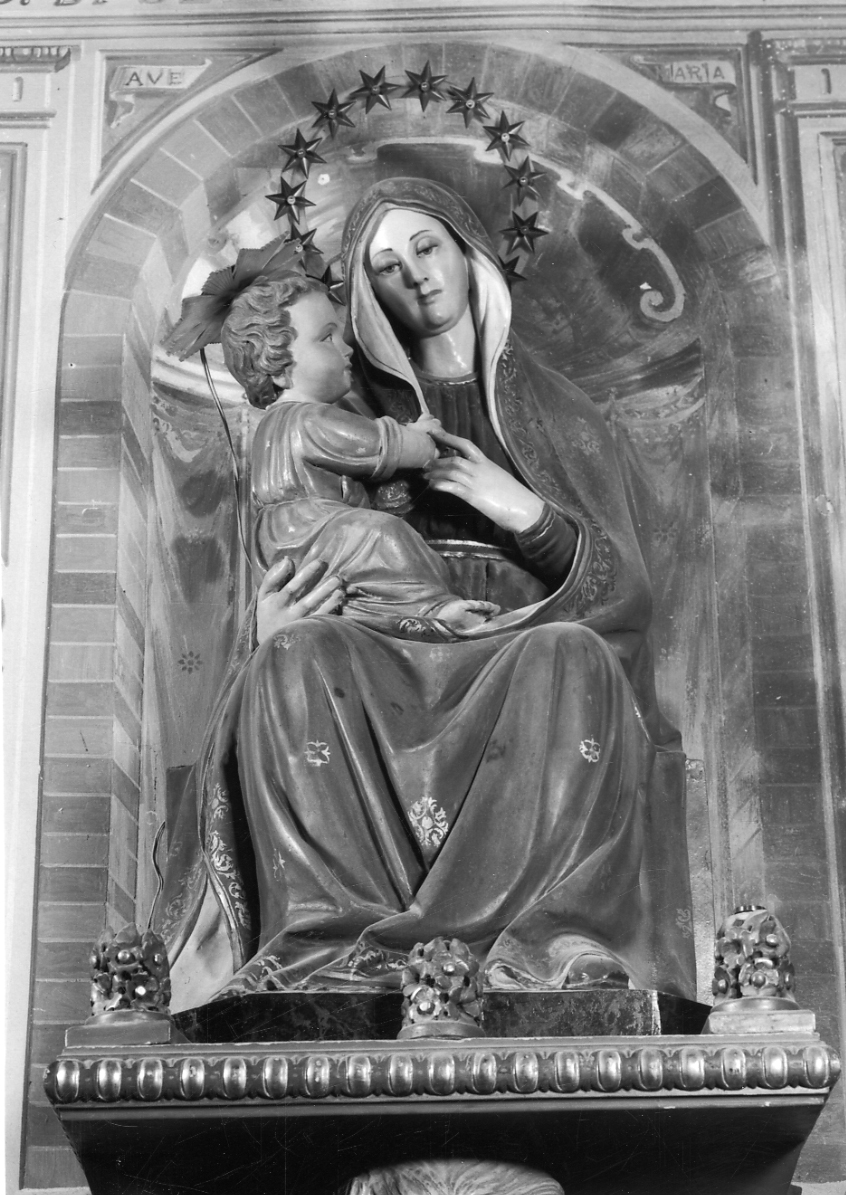 Madonna con Bambino in trono (statua, opera isolata) - ambito monregalese (secondo quarto sec. XX)