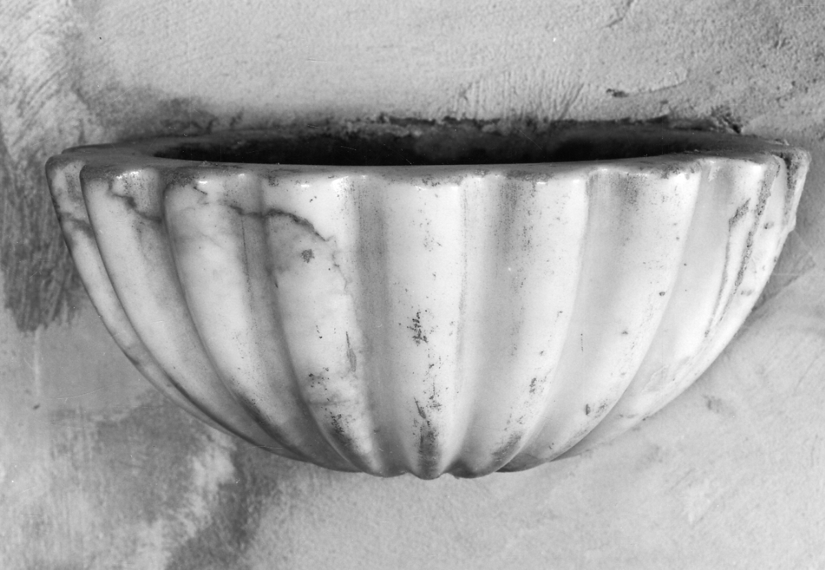 acquasantiera da parete, opera isolata - ambito piemontese (secc. XIX/ XX)