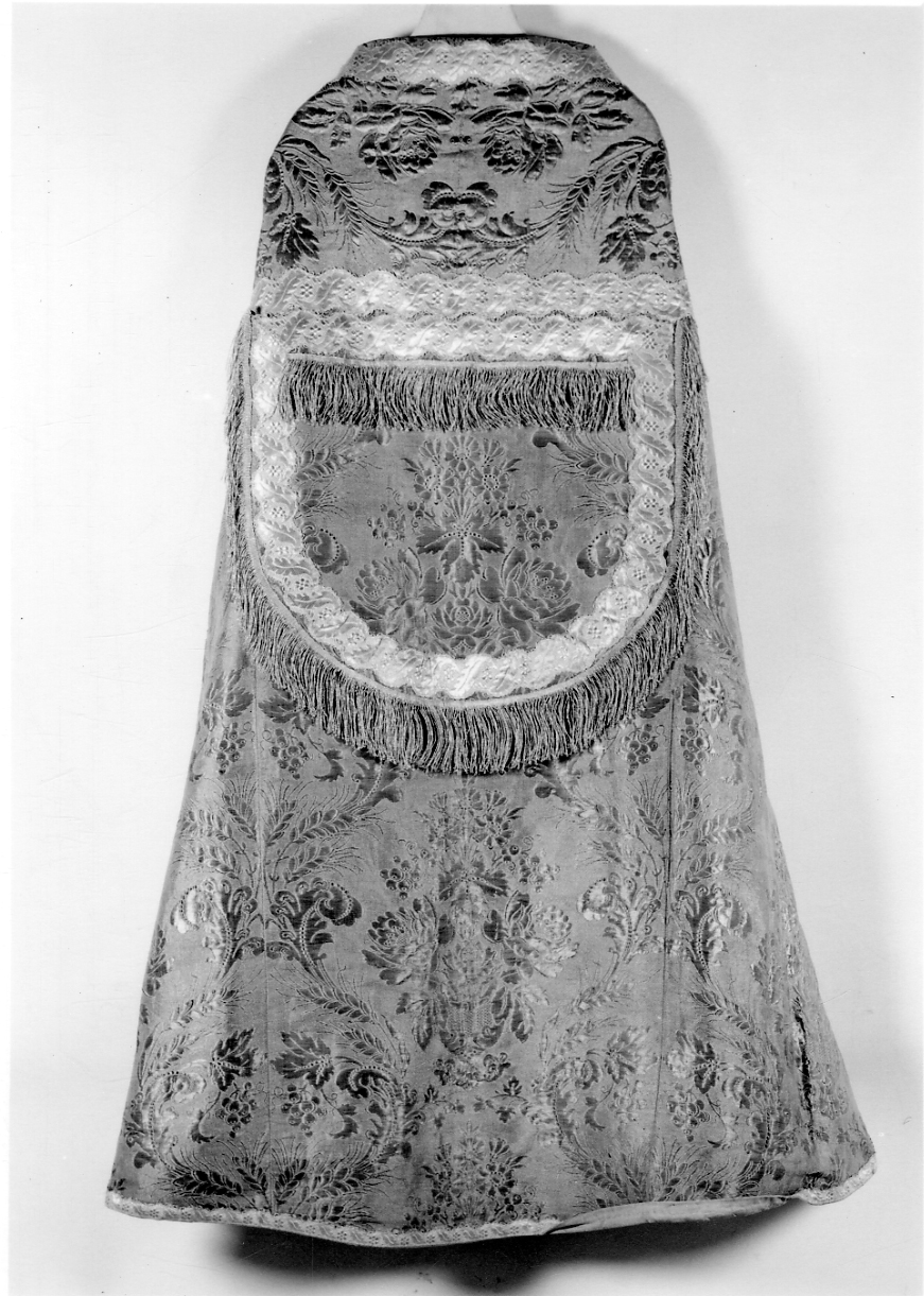 paramento liturgico, insieme di Bertarelli Fratelli Ditta (primo quarto sec. XX)