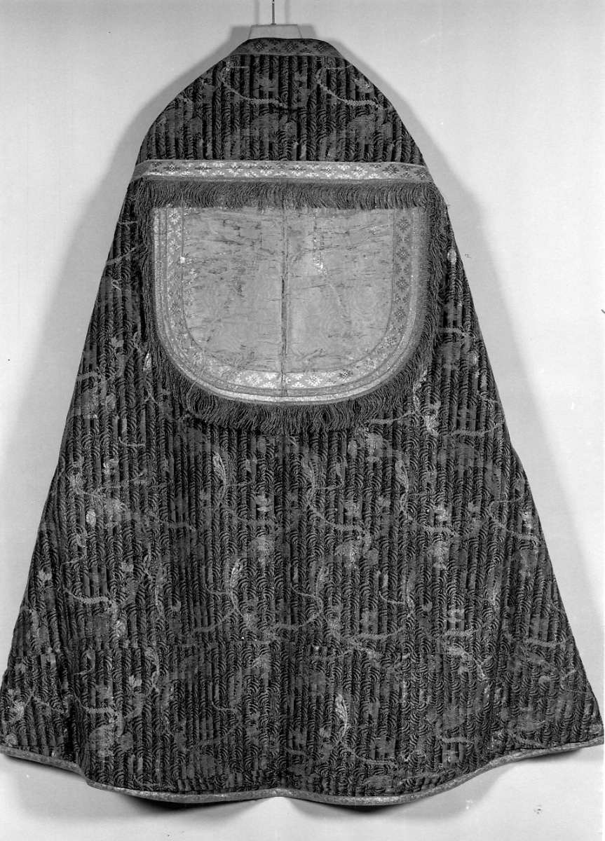 piviale, opera isolata - manifattura italiana (seconda metà, prima metà sec. XVIII, sec. XX)