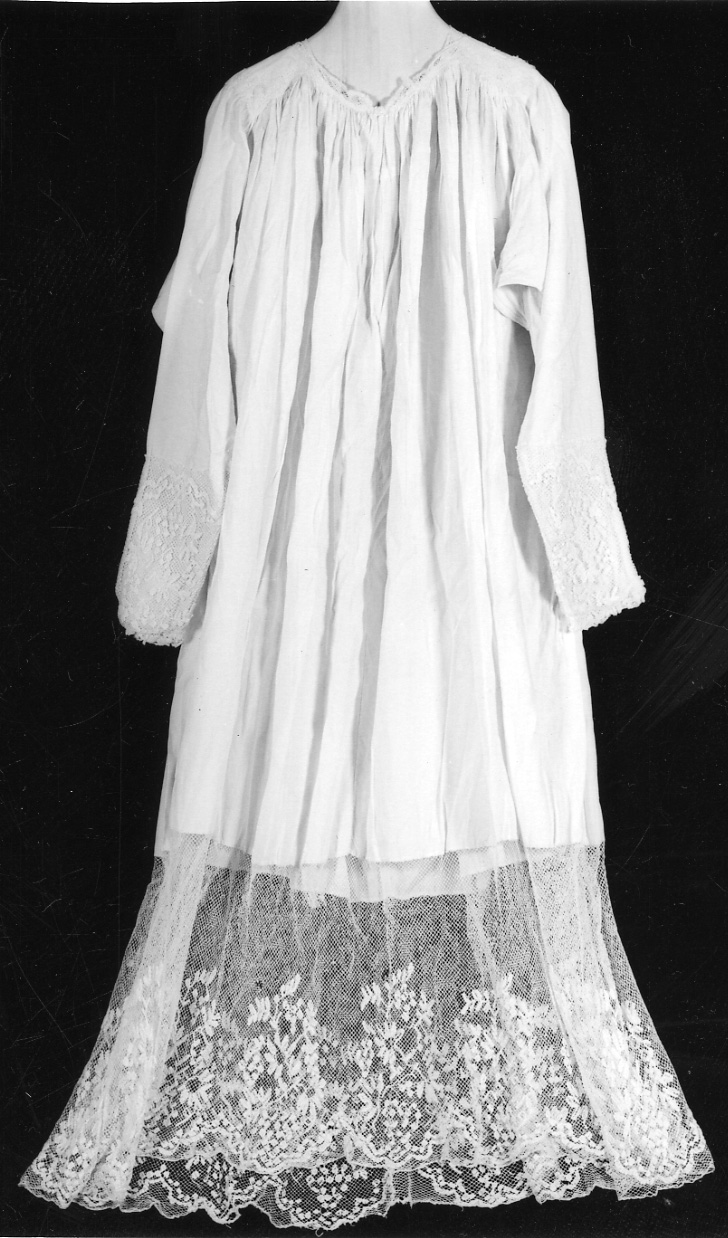 camice, opera isolata - manifattura astigiana (ultimo quarto sec. XIX)