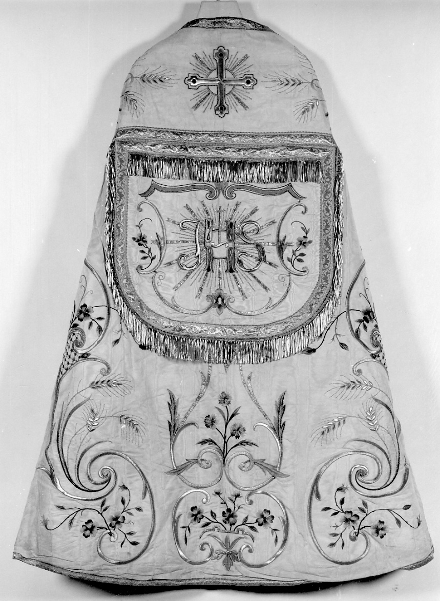 monogramma cristologico (piviale, opera isolata) - manifattura piemontese (secondo quarto sec. XX)