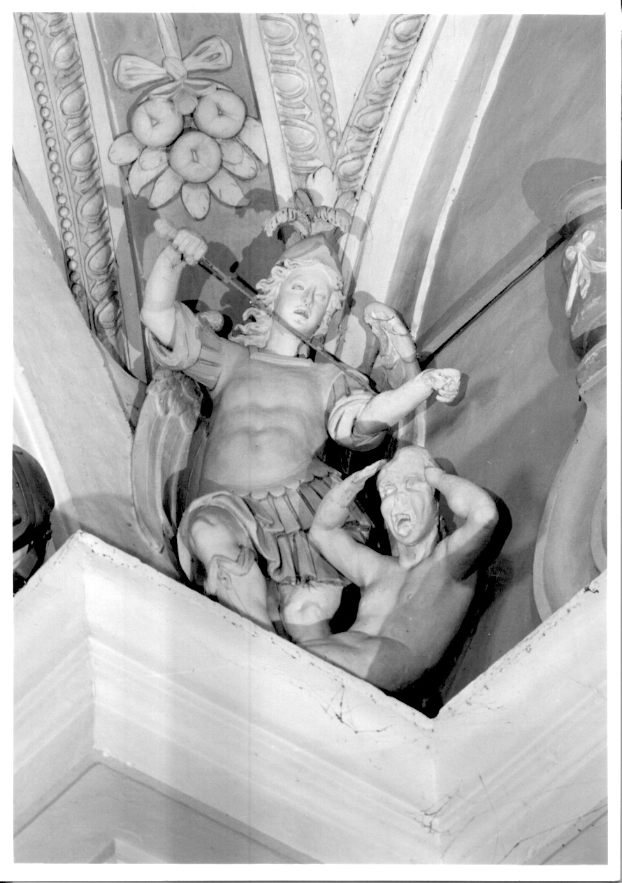 San Michele Arcangelo combatte Satana (statua, opera isolata) - bottega luganese (seconda metà sec. XVII)