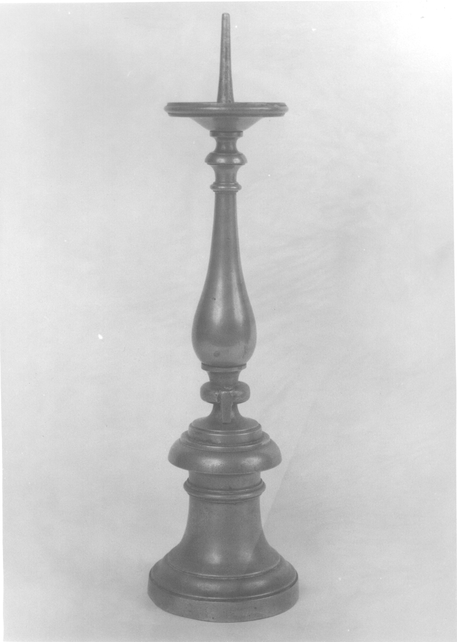 candeliere d'altare, serie - ambito ligure-piemontese (sec. XVIII)