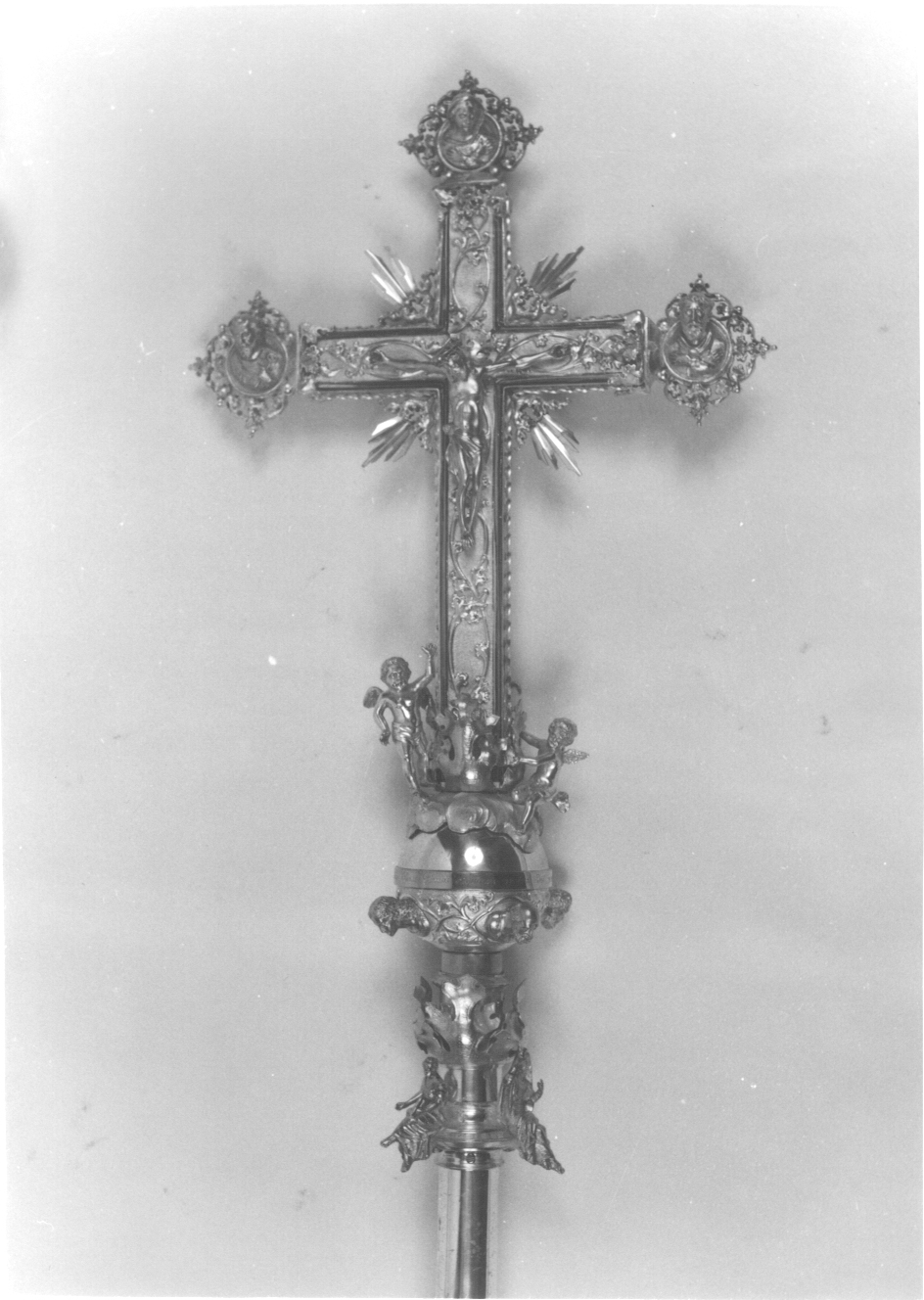 Cristo crocifisso dolente (croce processionale, opera isolata) di Santi P (inizio sec. XX)