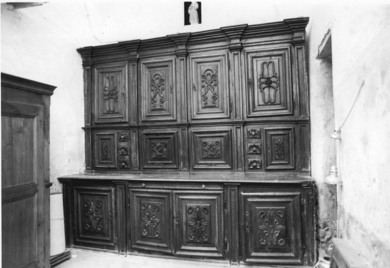 armadio da sacrestia, opera isolata - ambito piemontese (prima metà sec. XVIII)