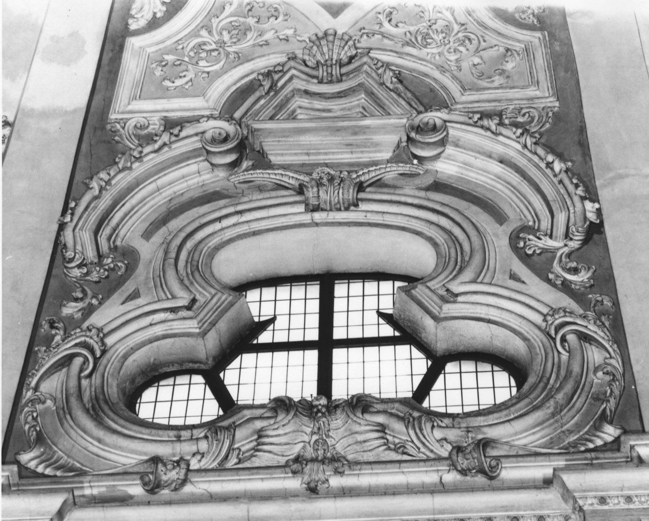 MOTIVI DECORATIVI GEOMETRICI, A GIRALI VEGETALI, A VOLUTE, CON CONCHIGLIE (decorazione plastica, serie) di Belli Luigi, Beltramelli Domenico (fine/inizio secc. XVII/ XVIII)