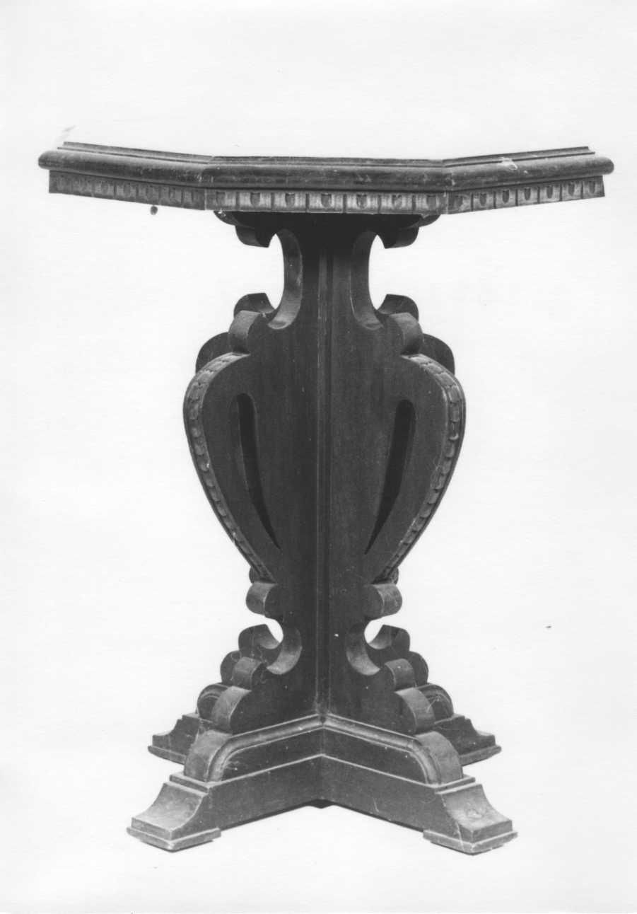 tavolino, opera isolata - ambito piemontese (secc. XIX/ XX)