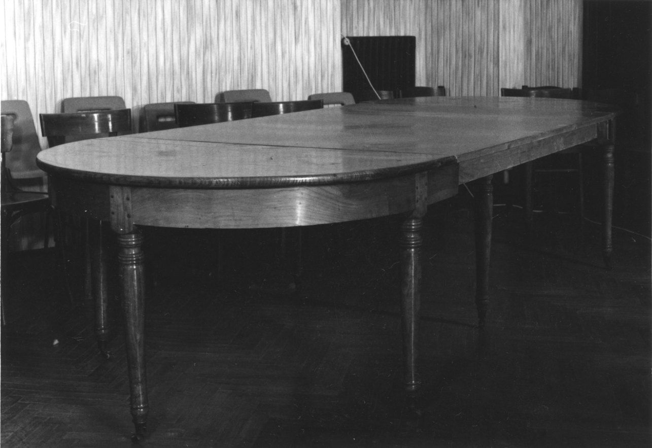 tavolo da pranzo, opera isolata - ambito inglese (seconda metà sec. XIX)