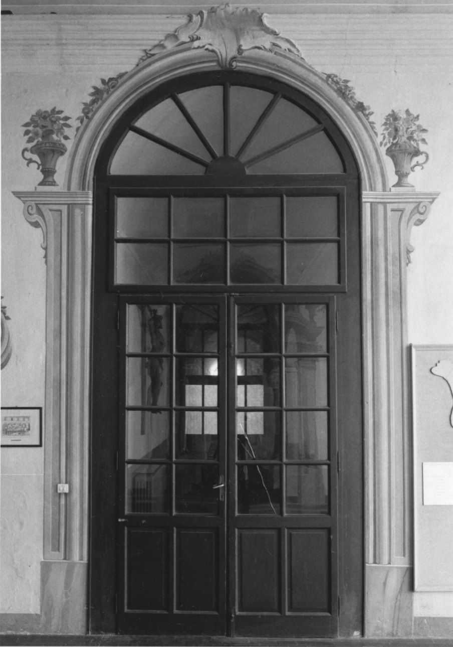 VASO CON FIORI (decorazione pittorica, opera isolata) - ambito piemontese (prima metà sec. XVIII)