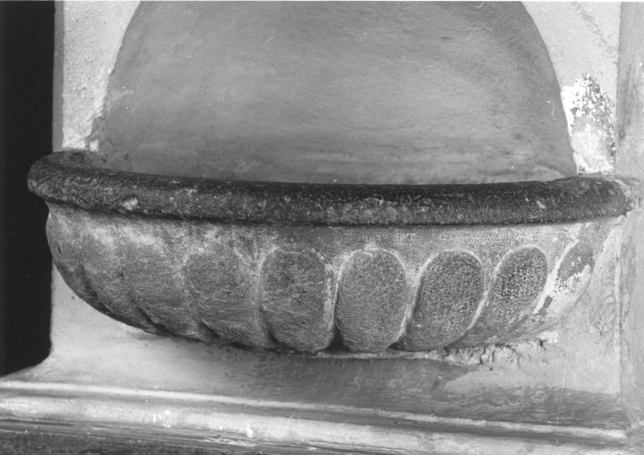 MOTIVO DECORATIVO FLOREALE (acquasantiera da parete, opera isolata) - ambito piemontese (seconda metà sec. XIX)