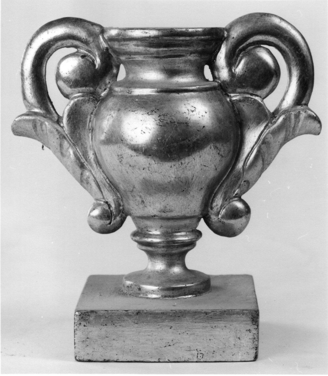 MOTIVI DECORATIVI VEGETALI (vaso d'altare, opera isolata) - ambito piemontese (seconda metà sec. XIX)