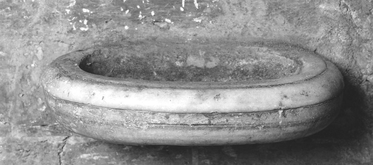 acquasantiera da parete, opera isolata - ambito saluzzese (seconda metà sec. XVI)