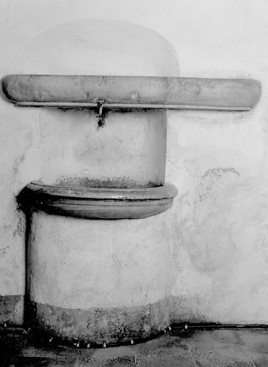 lavabo da sacrestia, opera isolata - ambito piemontese (primo quarto sec. XVIII)