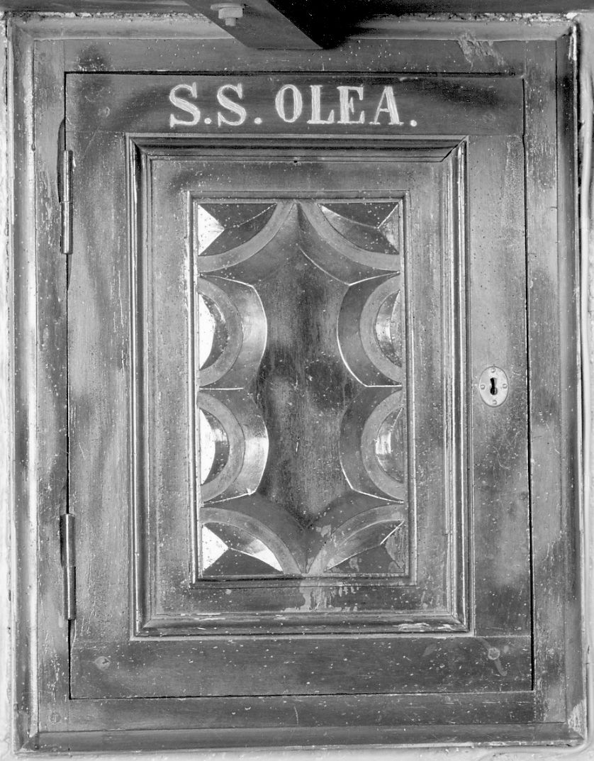 armadio per vasi sacri, serie - ambito piemontese (secondo quarto sec. XVIII)