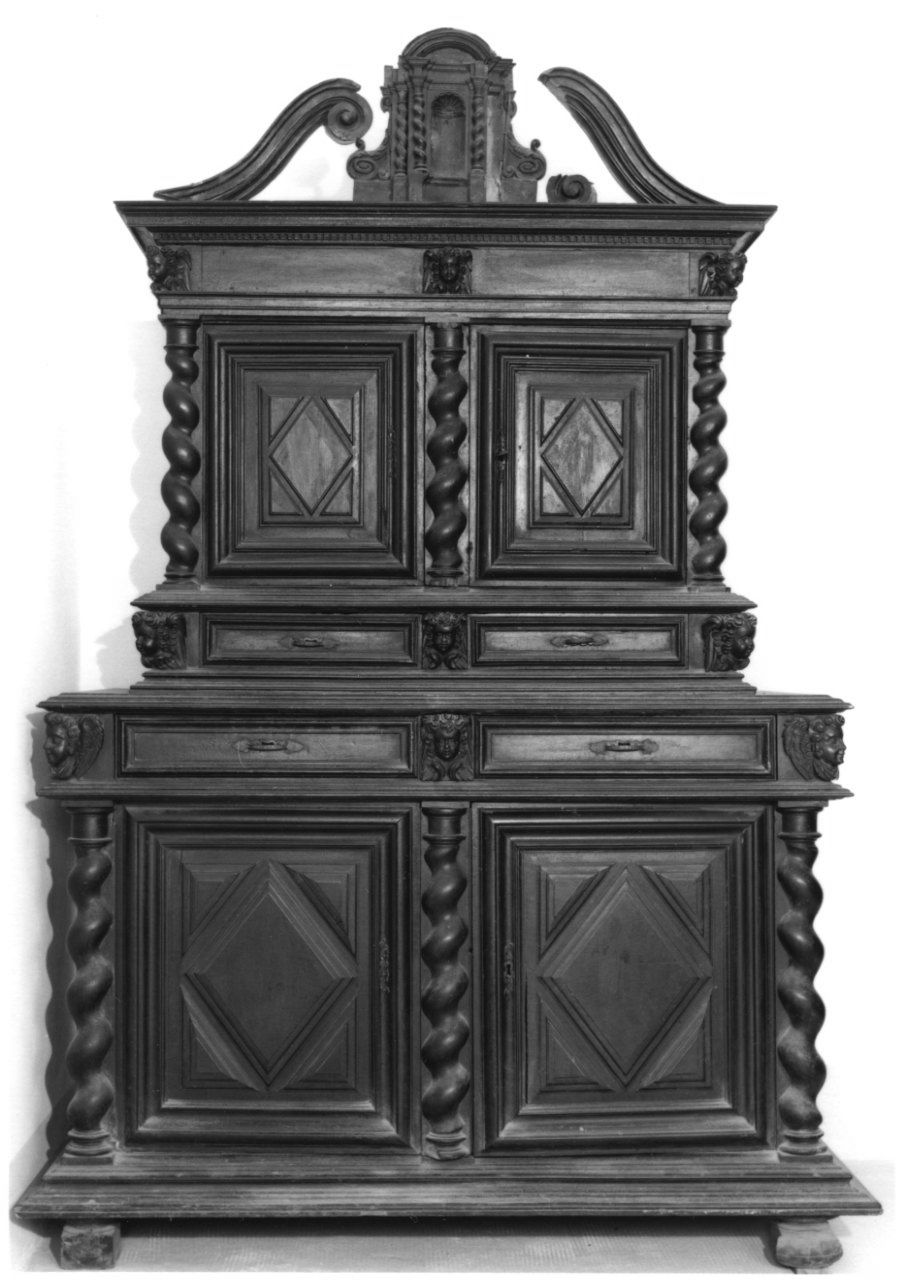 credenza con alzata, serie - ambito piemontese (fine/inizio secc. XVII/ XVIII)