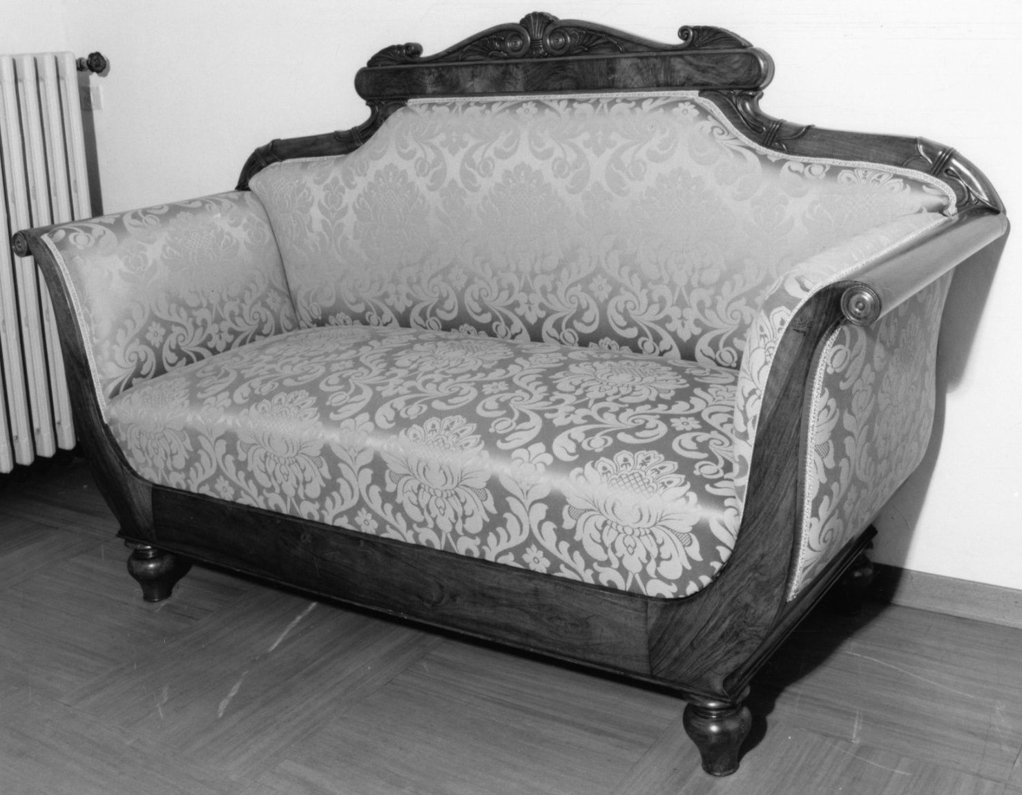 divano, opera isolata - ambito piemontese (secondo quarto sec. XIX)