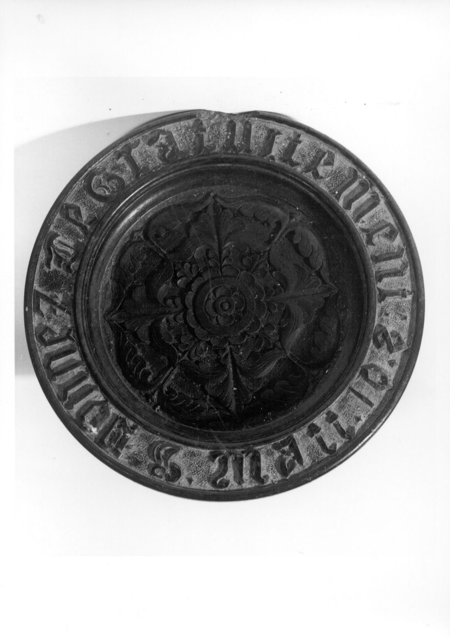 MOTIVO DECORATIVO FLOREALE (piatto, opera isolata) - ambito piemontese (?) (seconda metà sec. XIX)