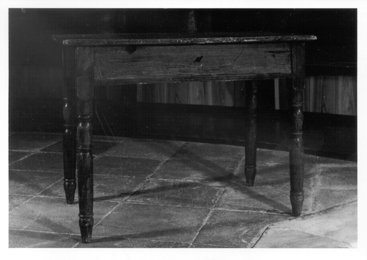 tavolo, opera isolata - ambito piemontese (prima metà sec. XX)