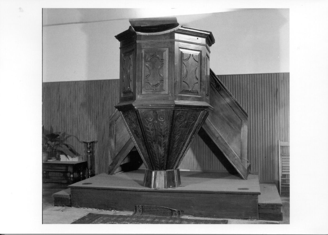 MOTIVI DECORATIVI GEOMETRICI A LOSANGA (pulpito, opera isolata) - ambito piemontese (seconda metà sec. XIX)