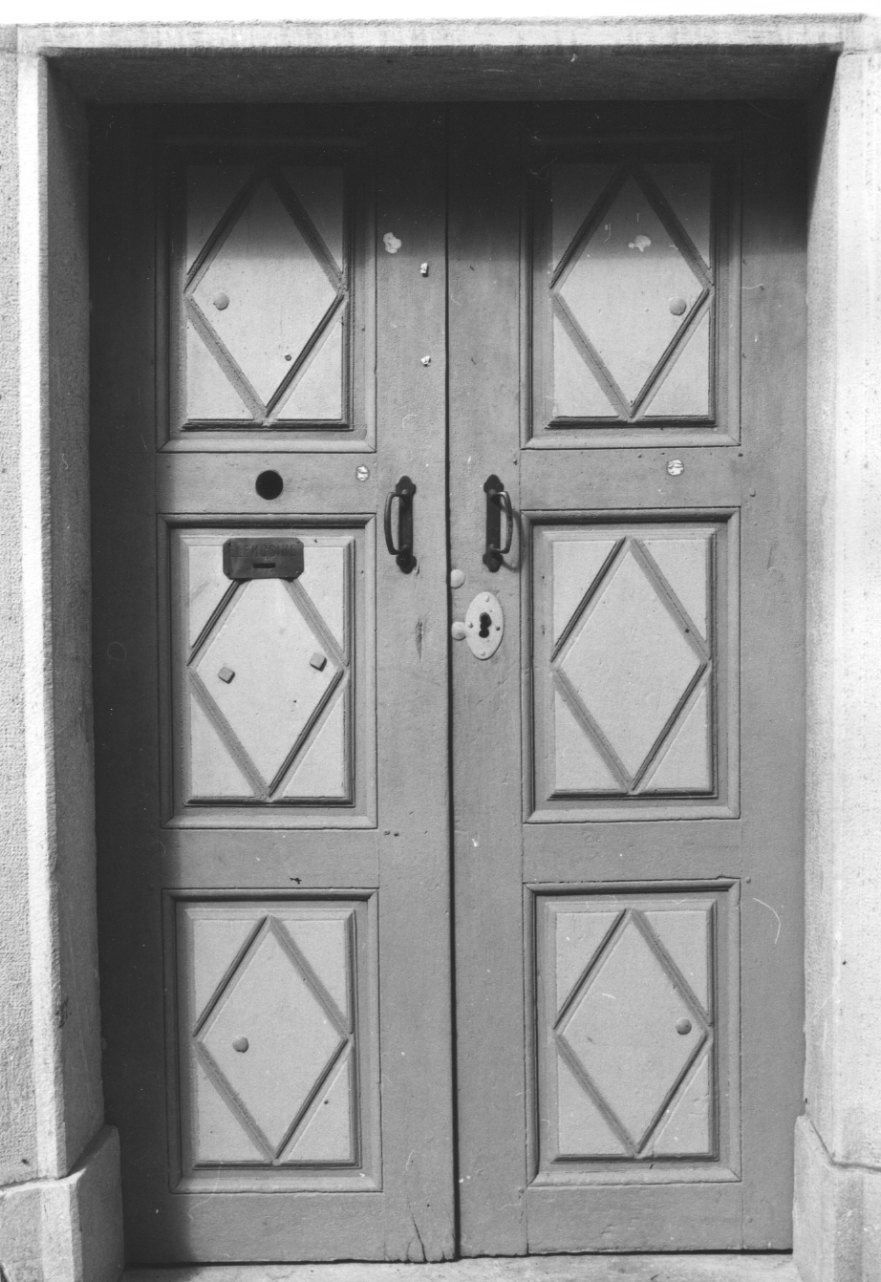 porta - a due battenti, opera isolata - ambito piemontese (fine/inizio secc. XIX/ XX)