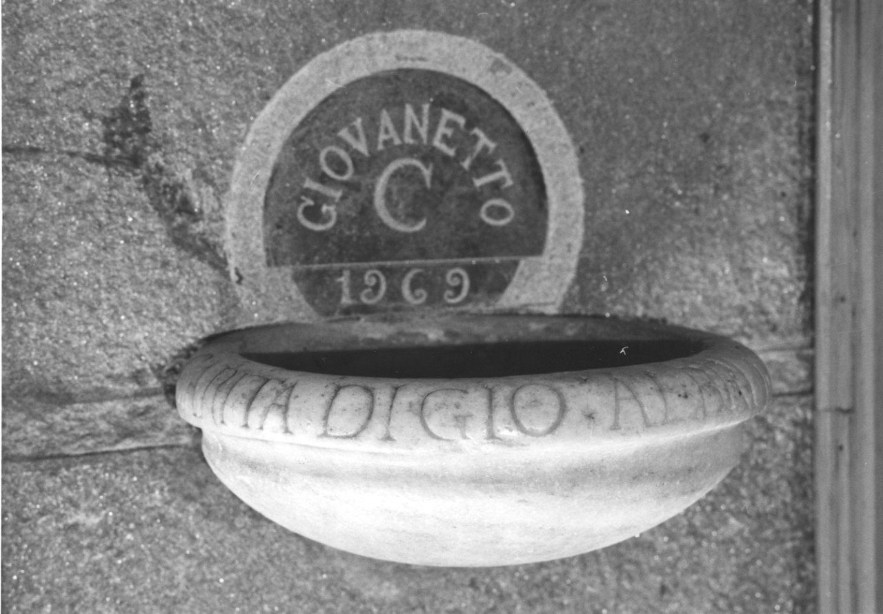 acquasantiera da parete, opera isolata - ambito piemontese (metà sec. XVII)