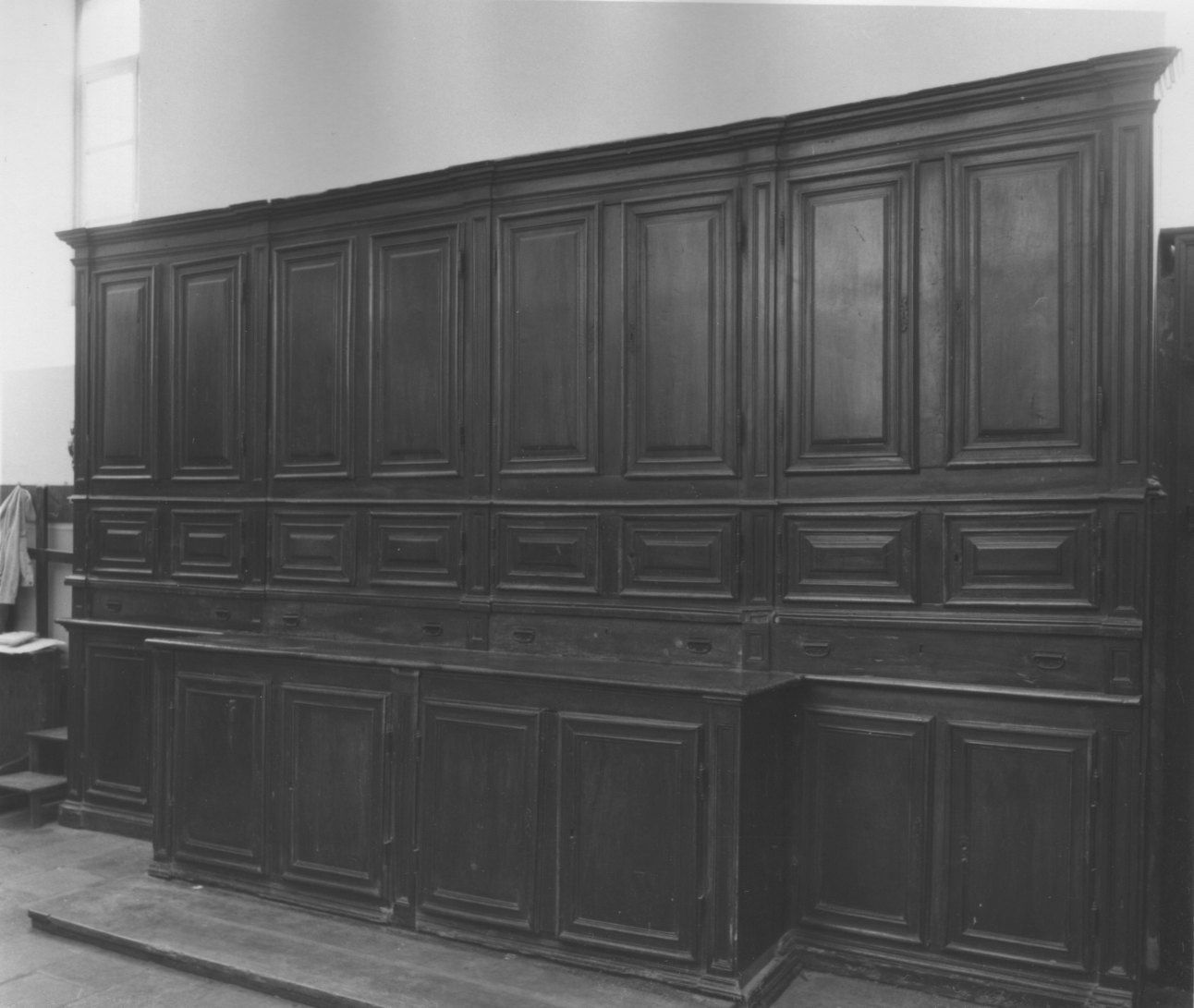 mobile da sacrestia, opera isolata - ambito piemontese (terzo quarto sec. XIX)