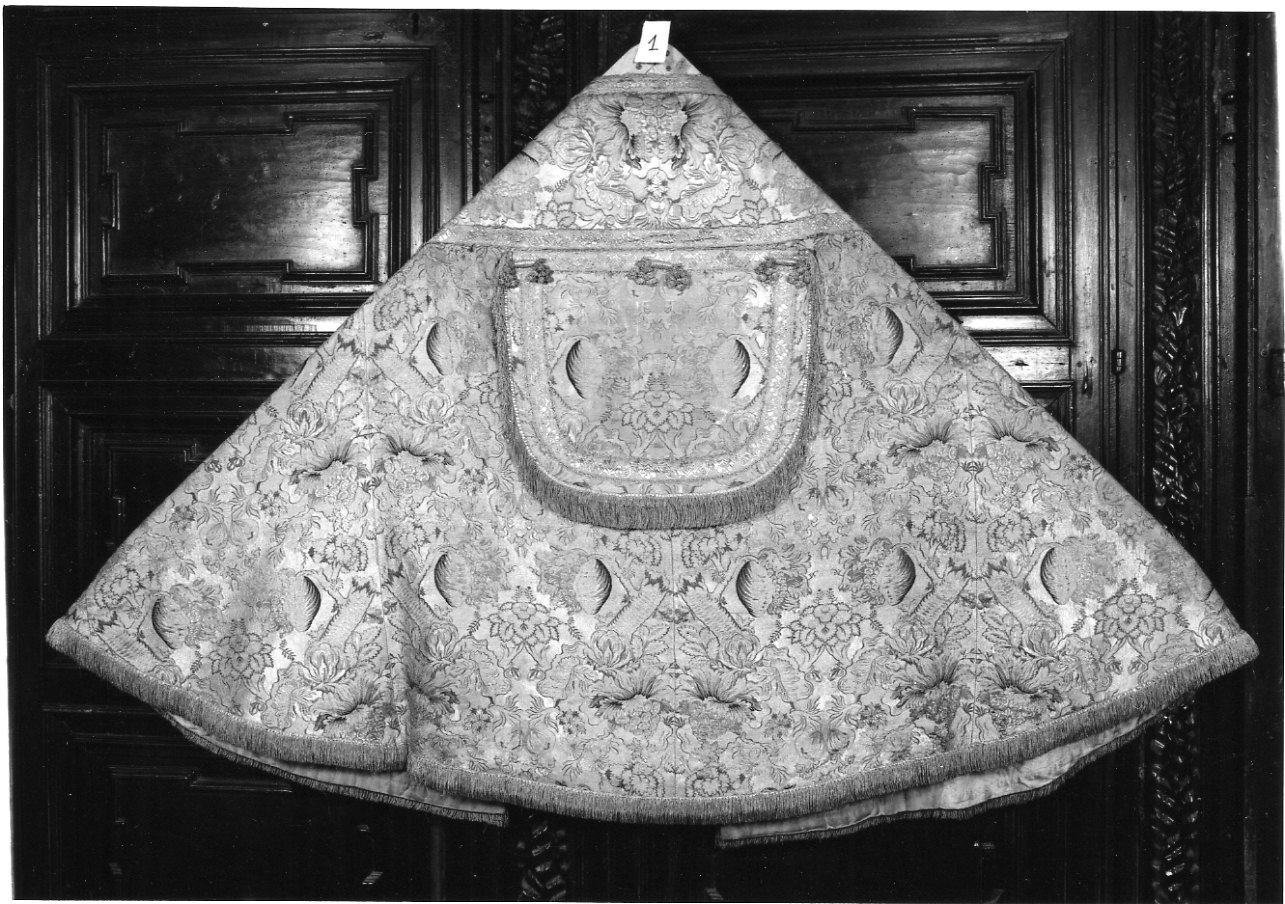 paramento liturgico, insieme - manifattura italiana (secondo quarto sec. XVIII)