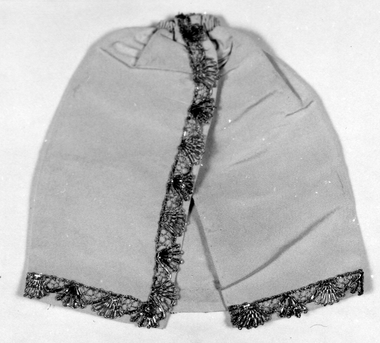 conopeo di pisside - manifattura italiana (sec. XIX)