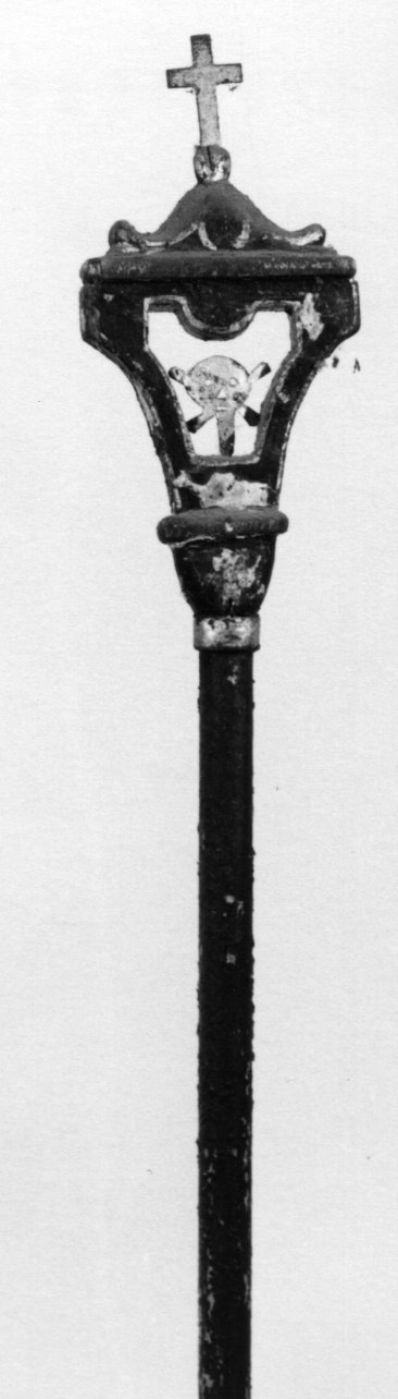 teschio (emblema di confraternita, opera isolata) - bottega cusiana (ultimo quarto sec. XVIII)