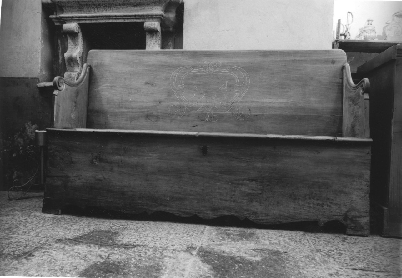 cassapanca, opera isolata - bottega ossolana (metà sec. XVIII)