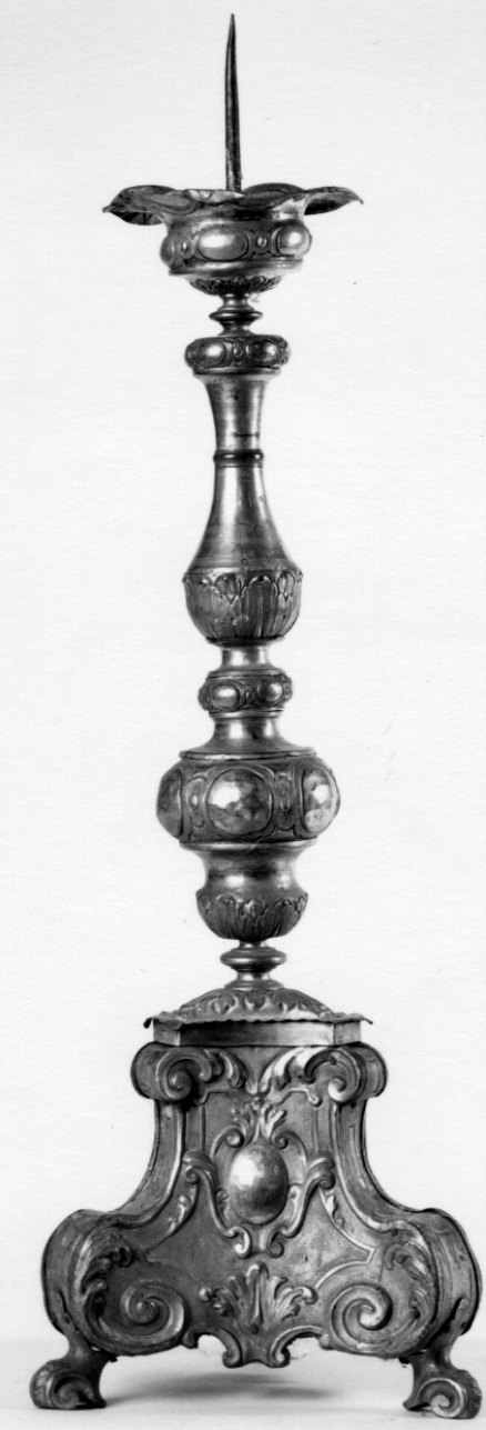 candeliere d'altare, serie - bottega italiana (ultimo quarto sec. XVIII)