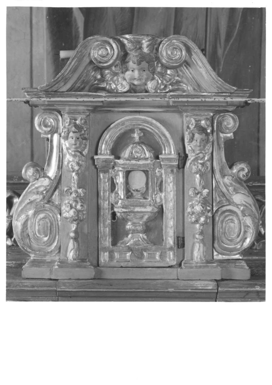 cherubini e motivi decorativi a volute (tabernacolo, opera isolata) - bottega ossolana (prima metà sec. XVIII)