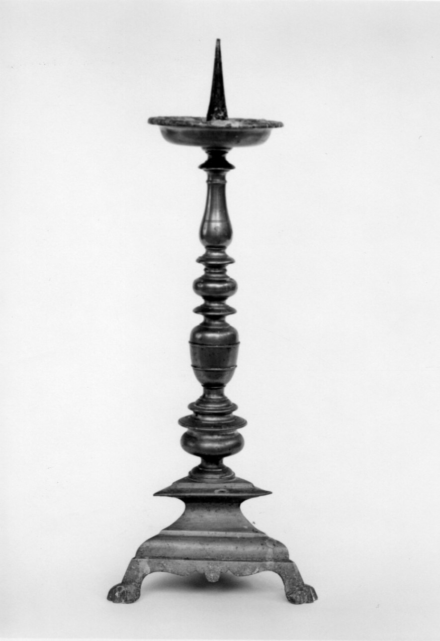 candeliere d'altare, serie - bottega italiana (sec. XVIII)