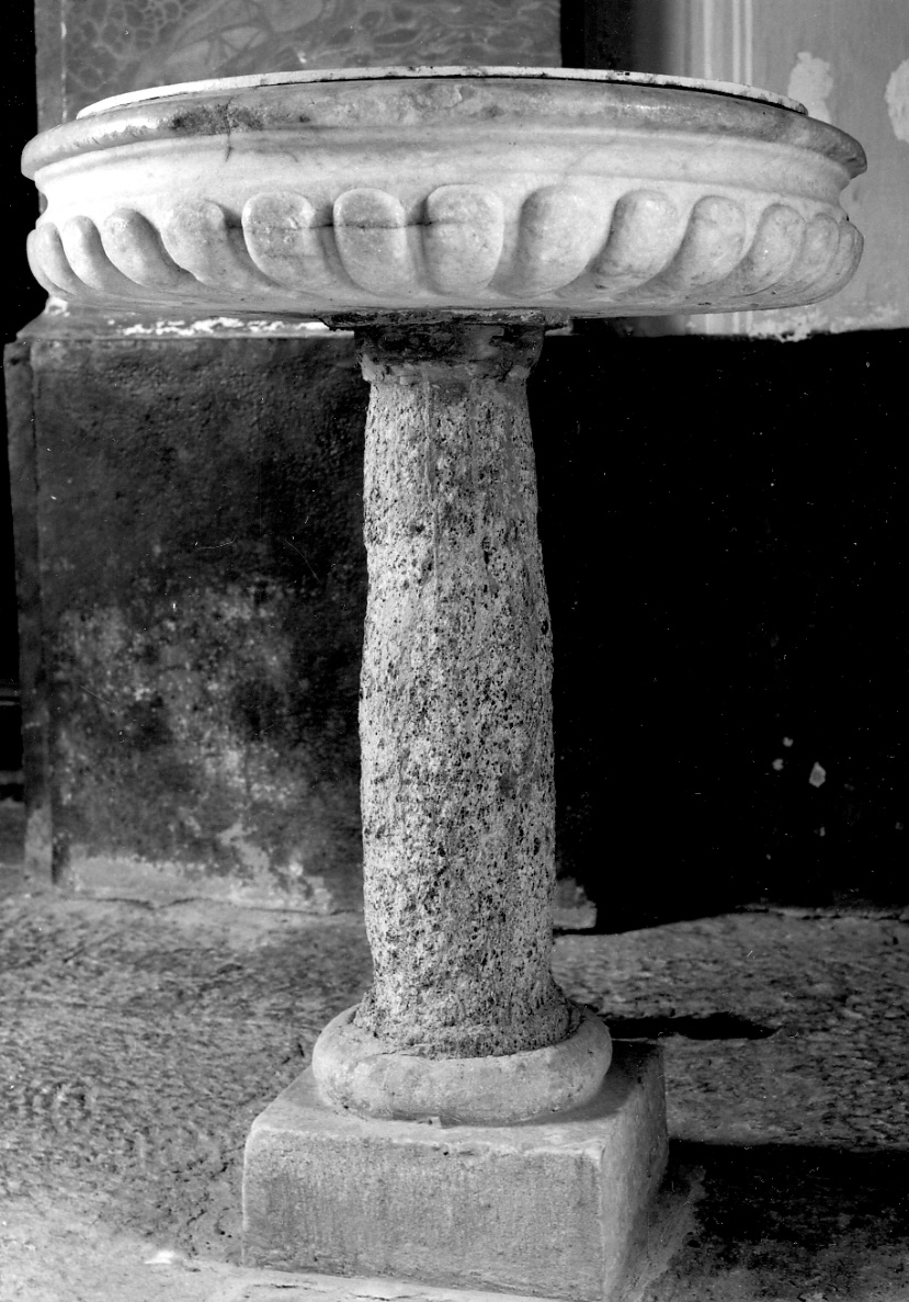 acquasantiera - a fusto, opera isolata - ambito lombardo (fine sec. XVIII)