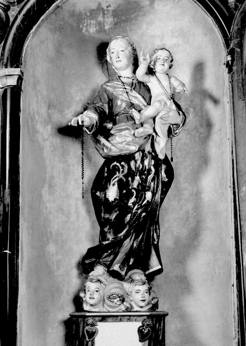 Madonna del Rosario (statua, opera isolata) di Longo Giovanni Giacomo (prima metà sec. XVIII)