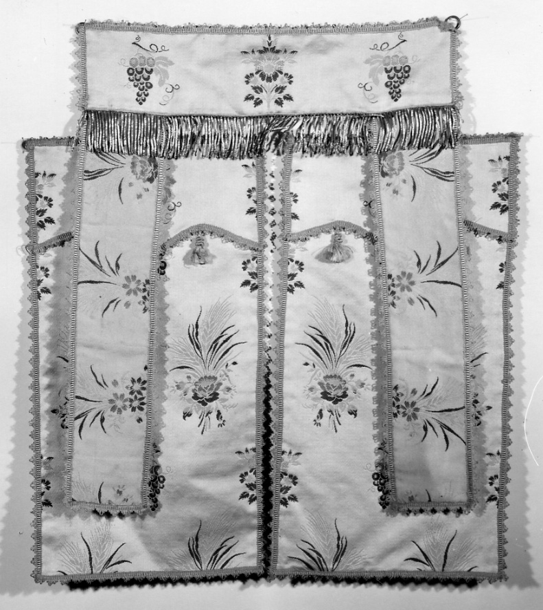 conopeo di tabernacolo - manifattura Italia settentrionale (primo quarto sec. XX)