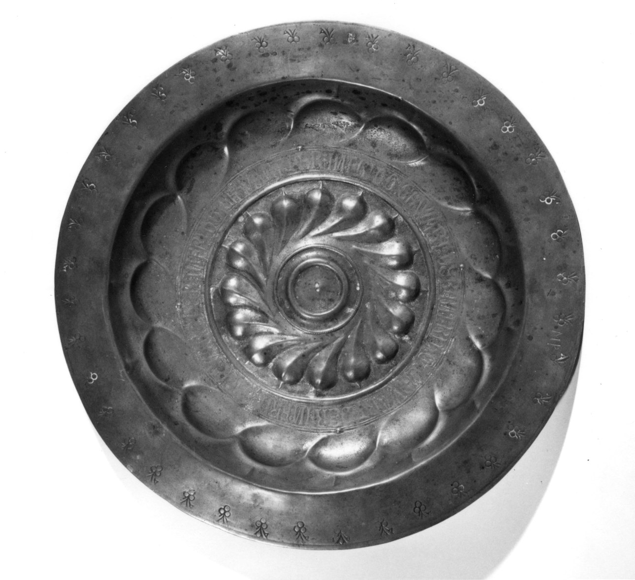 piatto per elemosine, opera isolata - bottega tedesca (sec. XVI)