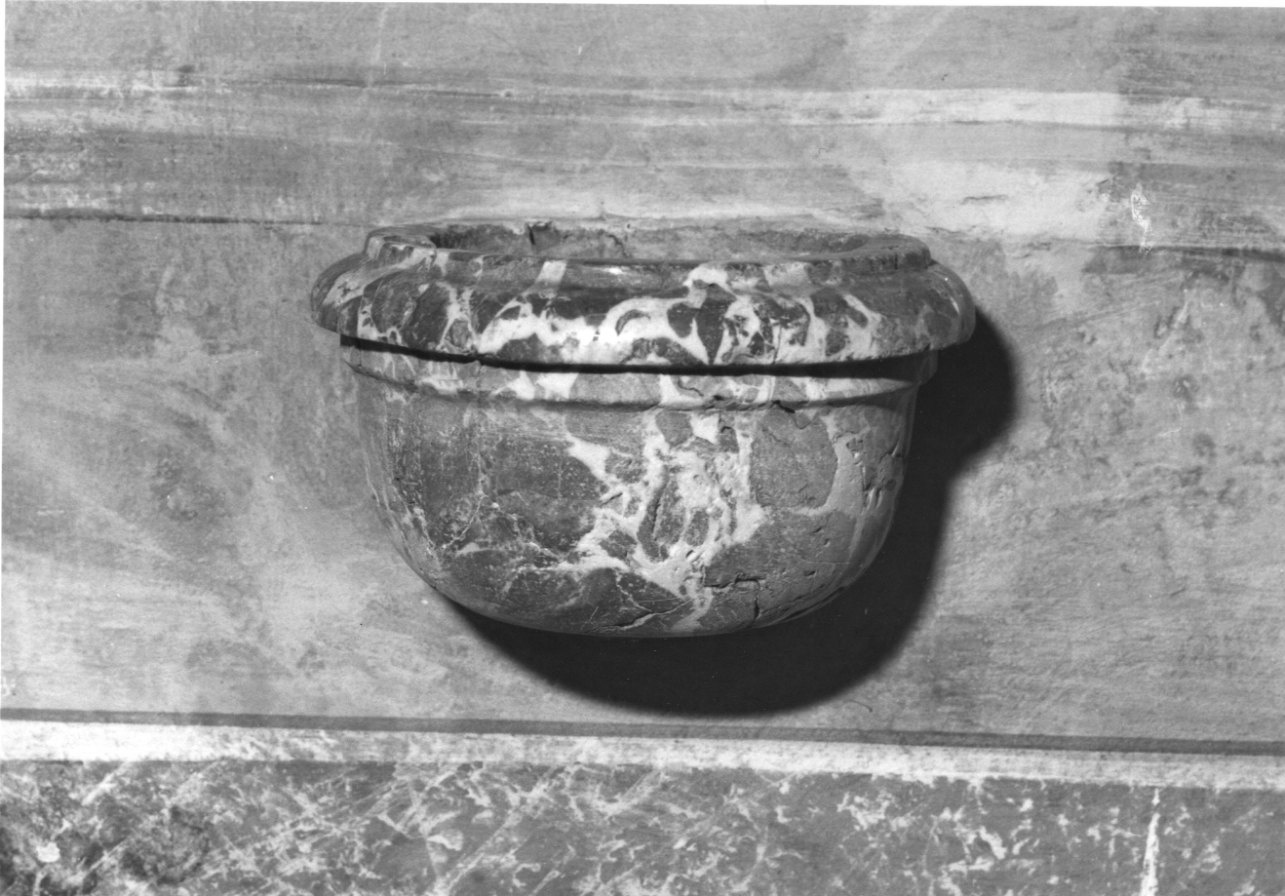 acquasantiera da parete, opera isolata - ambito novarese (sec. XIX)