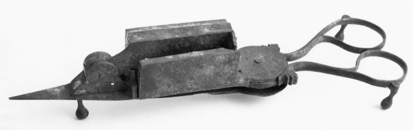 smoccolatoio, opera isolata - ambito italiano (sec. XVIII)