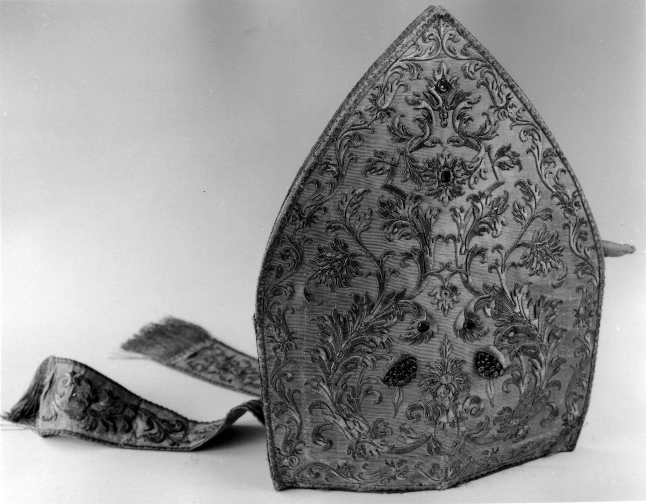 mitria, opera isolata - manifattura italiana (seconda metà sec. XIX)