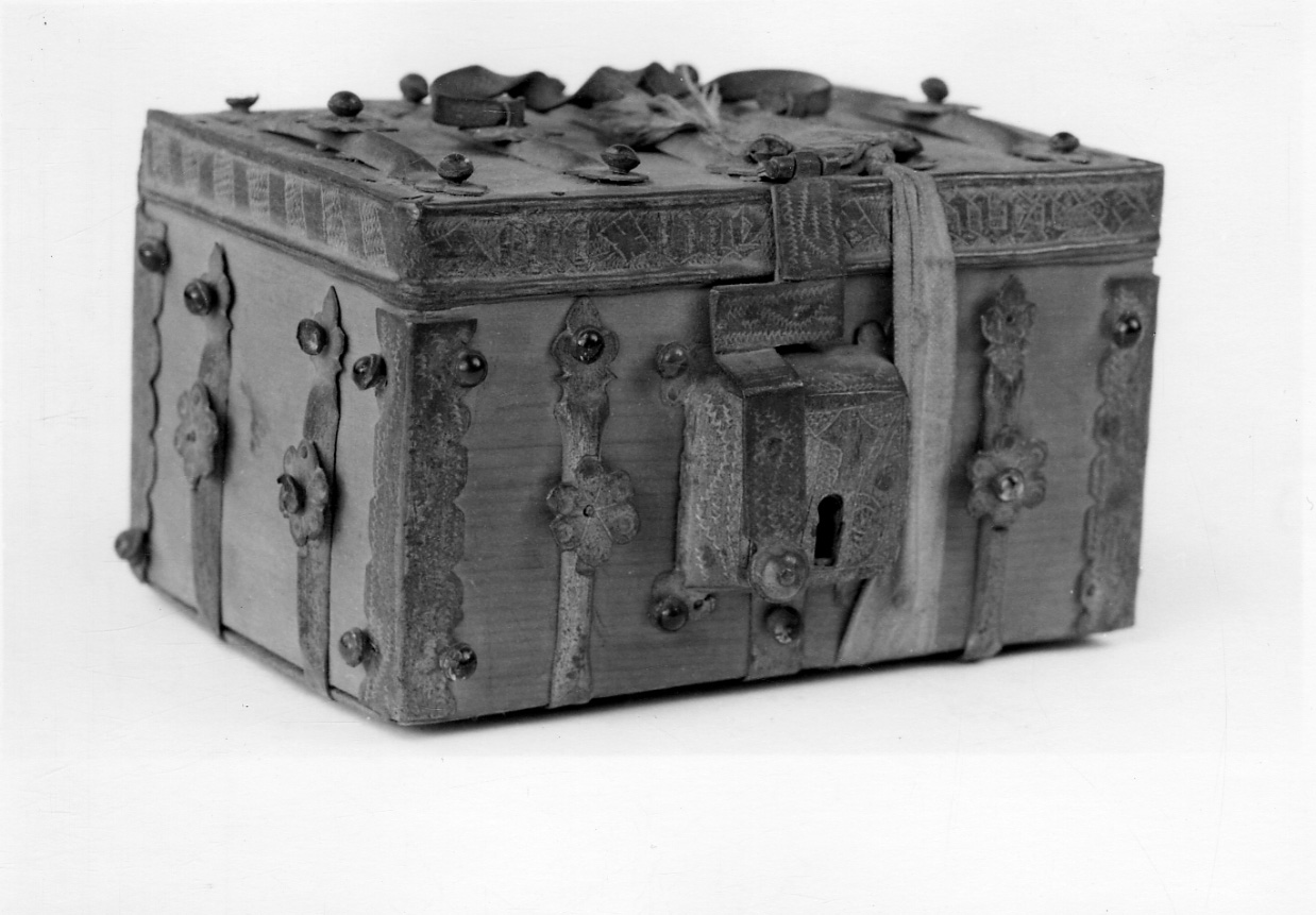 reliquiario a teca - a cofanetto, opera isolata - ambito vercellese (fine/inizio secc. XIV/ XV)